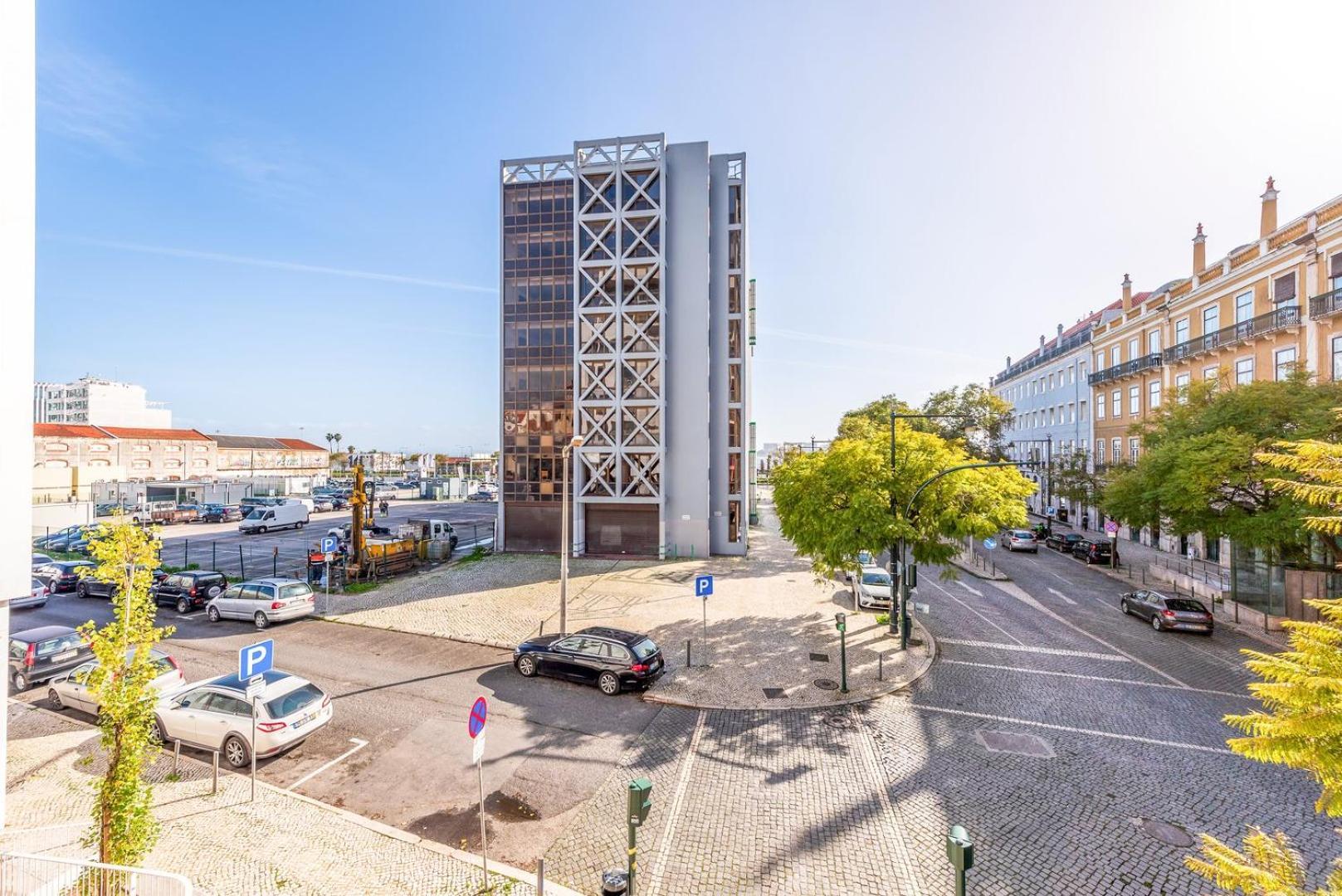 Guestready - 2Br Apt Carlos I With Terrace And Gym Apartment Lisboa Ngoại thất bức ảnh